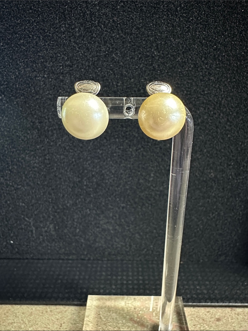 Vintage Sarah Coventry Cream Button-Style Clip Earrings
